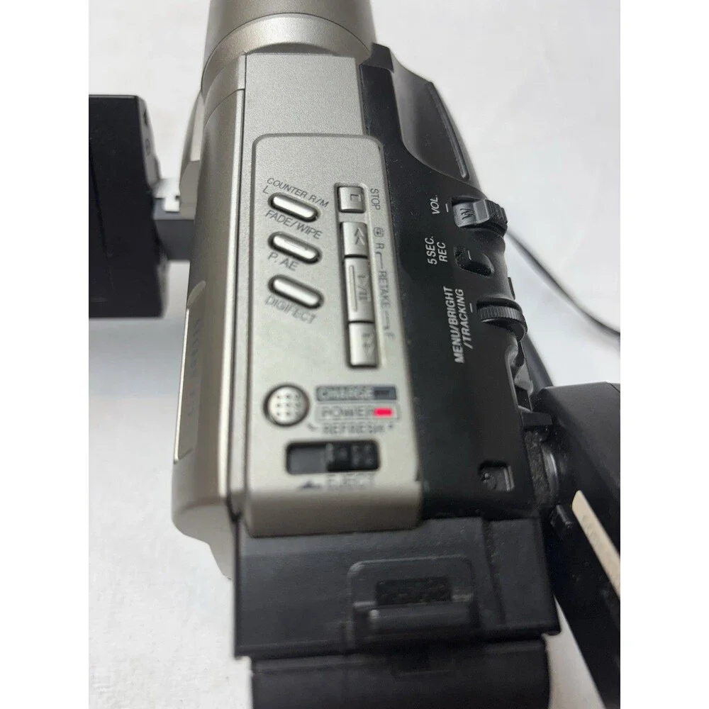 RCA AutoShot CC6364 VHS-C Camcorder Camera 400X Digital Zoom Case & Plug Charger
